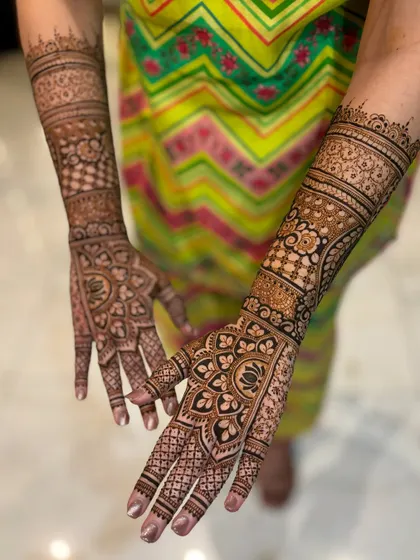 An angled view of the design, showing the contrast between the front and back patterns.