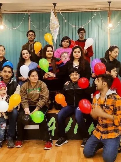 The Aura family gathered for a group photo to commemorate the start of a new year together.