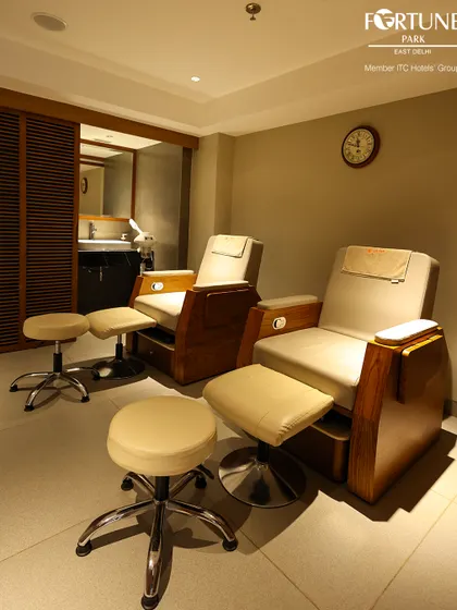 Give your tired feet the attention they deserve in my dedicated foot therapy section. These comfortable recliners are designed for ultimate relaxation during a reflexology session or pedicure.