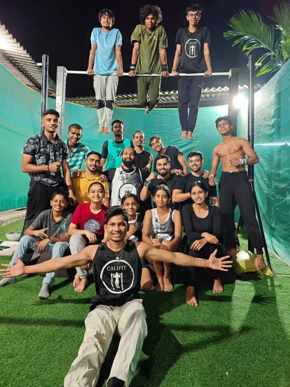 The last workout of the year with the CaliGang. We celebrated our progress and set new goals together. This is more than a gym, it's a family.