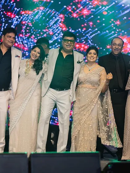 The whole family together on stage for a final pose. A perfect end to a series of amazing performances.