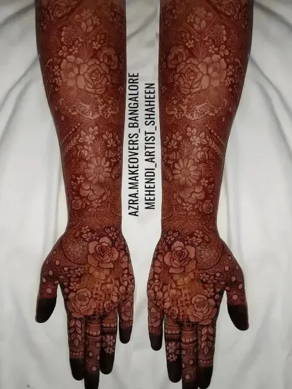 This design uses negative space to create a stunning all over floral pattern, resulting in a very dark and beautiful stain.