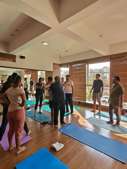 A full house for our partner series workshop. It's always inspiring to see so many people come together to learn, grow, and support each other on their yoga journey.