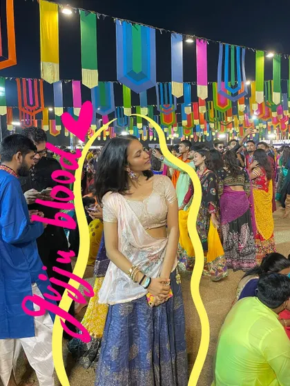 Embracing my Gujju blood during Navratri. The yellow outline doodle makes me pop in the colorful crowd.