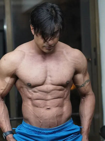 You need to be crazy enough to lie to yourself that it's possible. This shredded physique was once just a crazy idea.