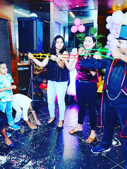 Getting the audience involved is key to a super fun event. The linking rings trick is a favorite where I invite volunteers from your team on stage, making for a memorable and interactive experience.