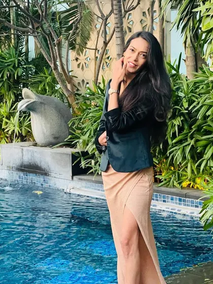 A stylish look by the pool, perfect for a destination wedding's welcome dinner or a corporate retreat party.
