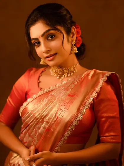 Happy Deepavali! This gorgeous saree is from my rental collection, perfect for making your festival extra special.