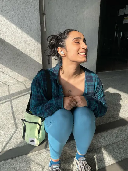 That feeling when the sun hits just right. Taking a moment to just sit and be present is a practice in itself. It is these small pauses that help me reset during a busy day.