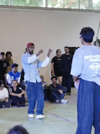 A face-off during the 1 vs 1 House battle at Spectra 2025.
