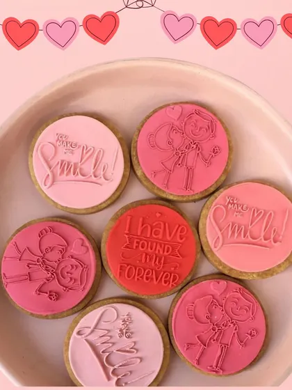 A little sweetness for your Valentine. Our custom-stamped Valentine's cookies are a great way to spread love, perfect for personal or corporate gifting.