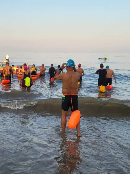This is where it begins. A team united, facing the vastness of the ocean. We believe that accountability and teamwork are the foundations of greatness. Every swimmer's effort contributes to the strength of the group as we prepare to enter the water for the 90 Minute Ultimate Sea Swimming Challenge.