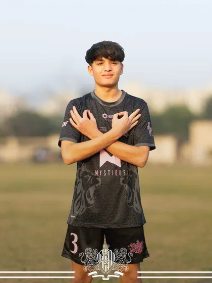 U17 Lion, showing his unique style.