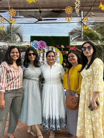 More happy faces from a community event. I design my venue to be versatile, perfect for both formal discussions and casual networking among creators and professionals.