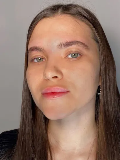 My work on a combined service: brow tinting with correction and thinning, plus a lash lamination with conditioning. I always tailor the result to your features and desires.