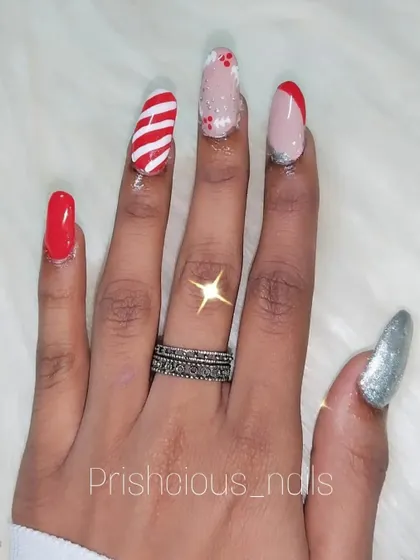 Another look at this holly jolly Christmas set, showing all the different designs together. I love mixing and matching patterns for a fun holiday manicure.