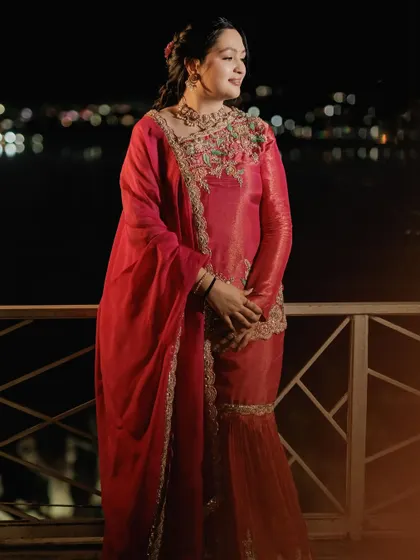The complete look for the Mata ki Chowki, showcasing how a simple and elegant style can be incredibly beautiful.