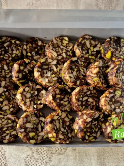 My sugar-free Dry Fruit Rolls, made especially for Navratri fasting. These healthy rolls are prepared with only cashews, almonds, walnuts, and pistachios, naturally sweetened with black dates.