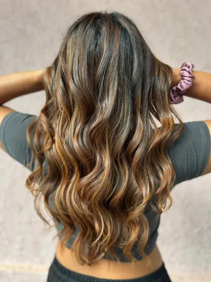 The back view of this beautiful balayage. The mix of warm and cool brown tones is just perfect. (No filter)