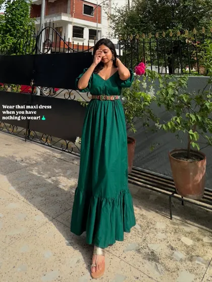 When you feel like you have nothing to wear, a great maxi dress is the answer. This emerald green dress is so comfortable and can be easily dressed up with a belt and sandals.