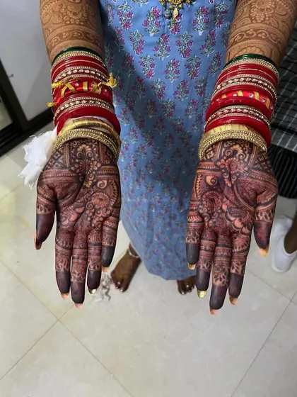 The full view of the "imperfectly perfect" stain, looking stunning with the bride's bangles.