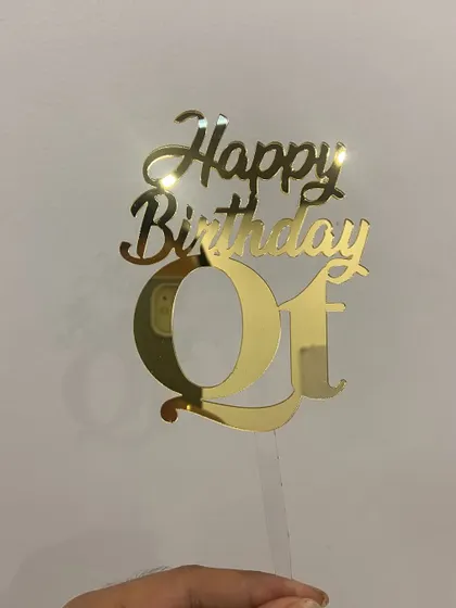 A simple and elegant "Happy Birthday 01" topper, perfect for a first birthday when you want a classic and timeless design.