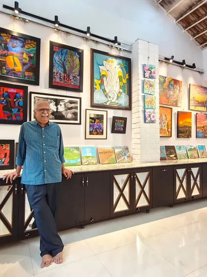 Our happy art connoisseur, senior cartoonist Sridhar Comaravalli, visits the "Vernissage" Art Exhibition. We are honored to be a gathering place for the Bangalore art community.