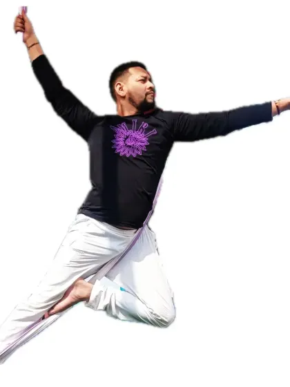 A dynamic, flying pose. This is the feeling of liberation that aerial yoga can give you.