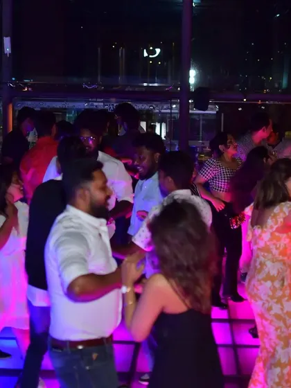People dancing and having a great time at Skyye. This is what my sundowner parties are all about.