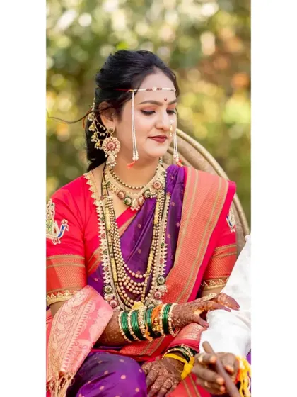 The essence of a traditional Vaidik bride. Every detail is perfect, from the intricate jewelry to the classic makeup that highlights her natural grace and elegance for the sacred vows.