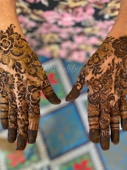 A collaboration with another artist, this design is packed with floral and paisley elements for a very traditional and full look.