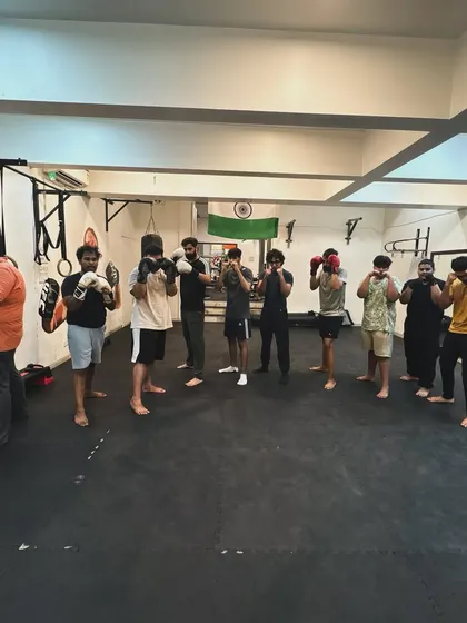 The morning MMA batch, ready to start the day with strength and discipline. Training in the morning is a powerful way to build a strong routine.