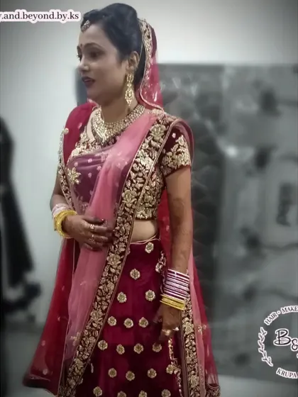 I provided the hairstyling and draping for this beautiful bride on her big day. The look included a classic bridal updo and a double dupatta lehenga drape, creating a timeless and regal bridal profile.