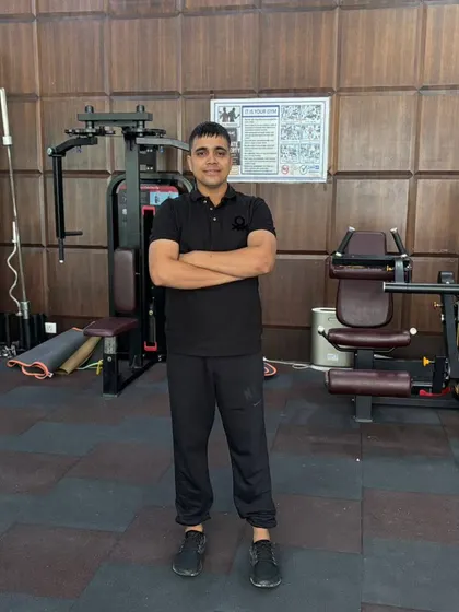 A full-length shot in the Sector 93 gym.