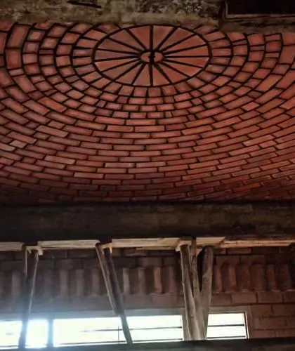 The finished dome structure, a testament to the beauty and efficiency of traditional brick-laying techniques.