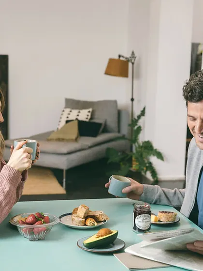There are several unhealthy eating habits that might be holding you back from your health goals. Breaking them is the first step towards a healthier you.
