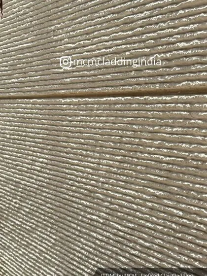 A detailed angle of the Ittimi 'Stripe Stone' texture. The fine, horizontal grooves create a delicate play of light and shadow.