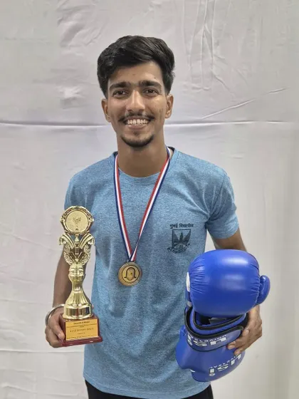 Shabash! A proud moment for the club as our boxer Aman Dulgaj wins the Gold Medal and the Best Boxer Award at the Mumbai University One Zone Boxing Championships. This is what dedication looks like.