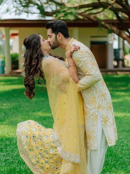 A romantic kiss in a beautiful garden setting. These are the sweet, quiet moments that I love to capture.