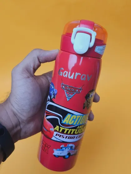 For the little racing fan, this 'Cars' themed bottle is a great choice. Like my other kids' bottles, it's made of high-grade steel and can be customized with a name.