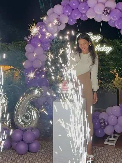 A moment of celebration with cold pyro sparklers. This effect adds excitement and is perfect for cake-cutting moments at birthdays and anniversaries.