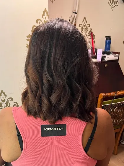 The back view of the brown balayage.