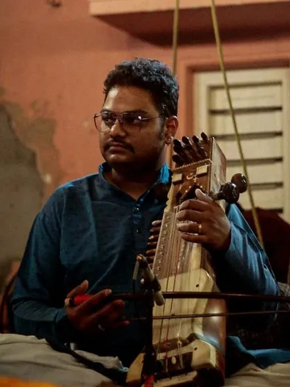 My brother Sarfaraaz Khan, accompanying the talented Rageshri Das on the sarangi. His playing adds such a deep, soulful layer to the music.