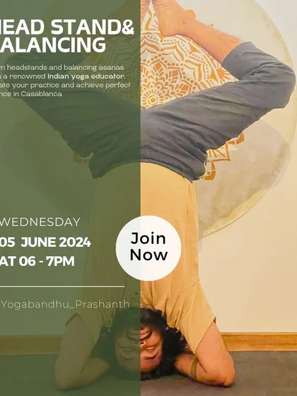 An announcement for my Headstand & Balancing Asanas class in Casablanca.