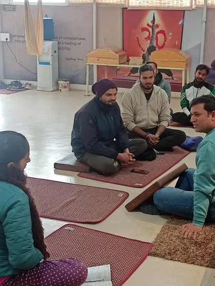 An in-person Medical Yoga workshop for teachers, where we discuss practical techniques and theoretical knowledge in an interactive setting.