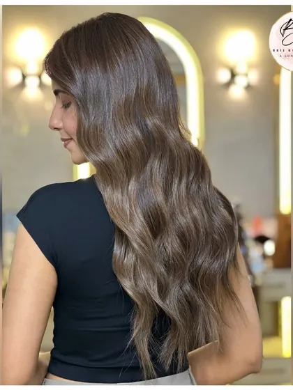 The back view of the Cool Chestnut Drift, highlighting the seamless blend of smoky chestnut and taupe.