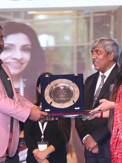 Our chief guest is formally felicitated on stage, recognizing her significant contributions to the fashion industry.