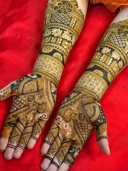 A beautiful example of a design with heavy, intricate work on the palms and forearms.