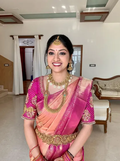 A full-length view of this minimal bridal look. The bride looks absolutely radiant and comfortable in her skin, which is always my ultimate goal.