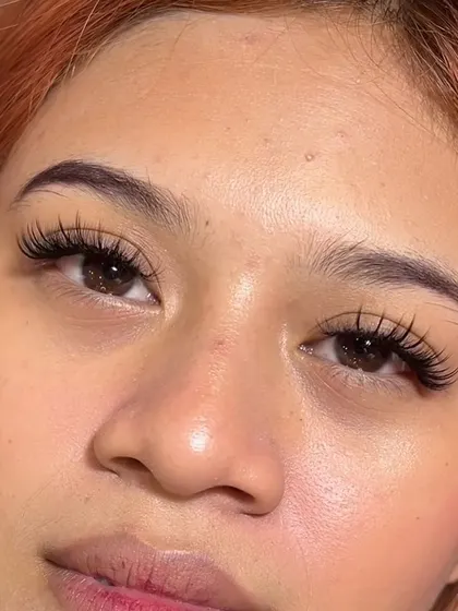Another gorgeous client showing off her fresh set. The lashes add the perfect amount of definition to her eyes.